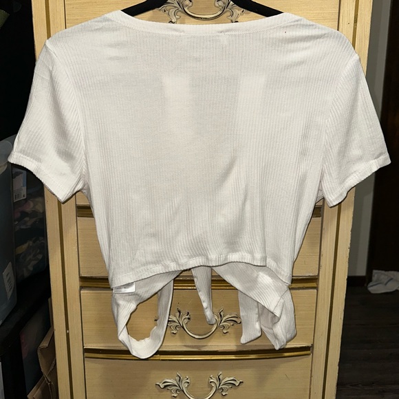 Hollister Co. Women's White Ribbed Wrap Around Tie Crop Top Size Medium - Picture 4 of 8